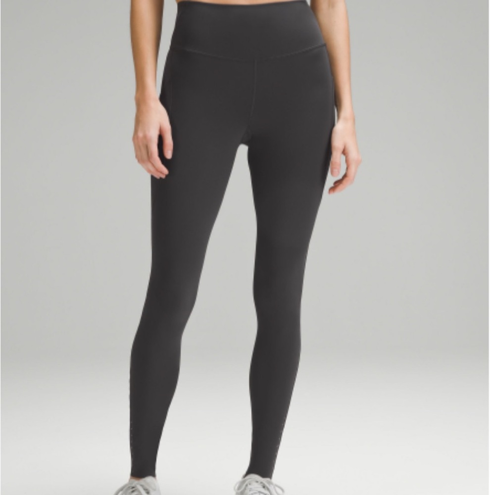 Lululemon Fast and Free High-Rise Tight 28” Pockets size 8
